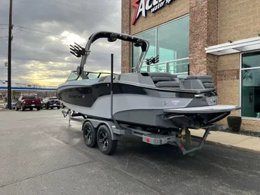 2023 MasterCraft XT24