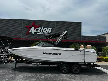 2023 MasterCraft XT24