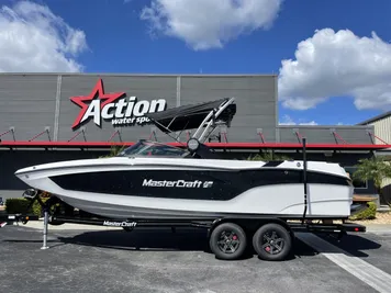 2023 MasterCraft XT24