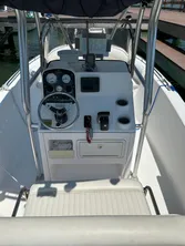 2007 Sea Hunt Triton 202