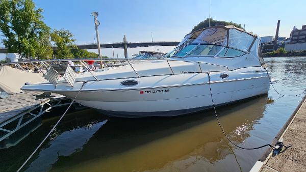 Used 2001 Cruisers Yachts 3075 Express, 55066 Red Wing - Boat Trader