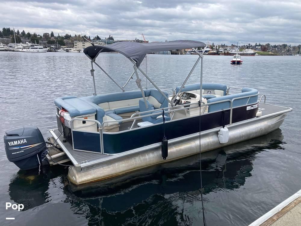 2009 Smoker Craft 25 Fisher for sale in Seattle, WA