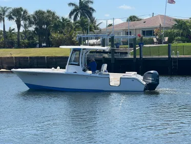 2020 Sea Hunt - Exterior profile on the water