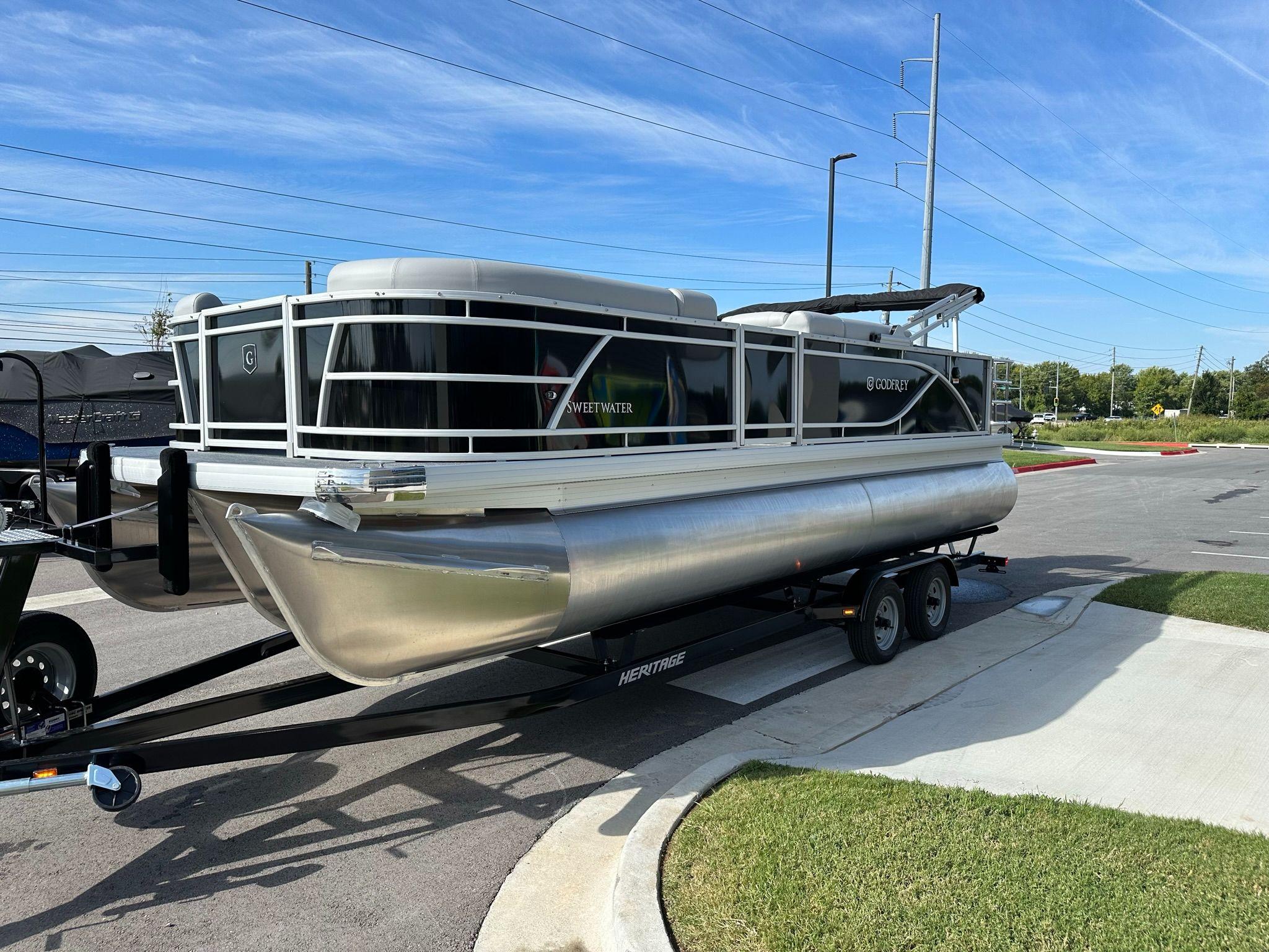 New 2024 Godfrey SWEETWATER 2286SFL, 65686 Kimberling City - Boat Trader