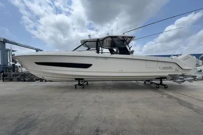 2024 Boston Whaler 420 Outrage