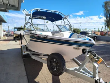 2004 Air Nautique 226