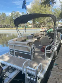 2018 Sun Tracker PartyBarge 20 DLX
