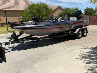 2005 Triton 21 TRX