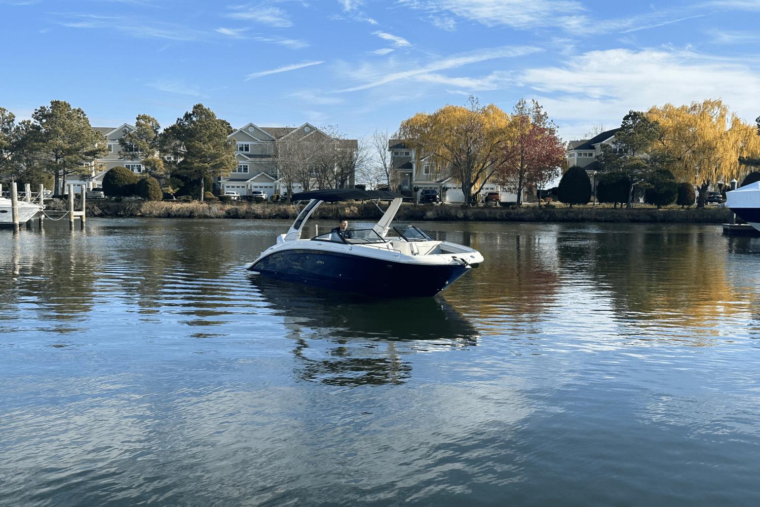 2024 Sea Ray SDX 270 Outboard