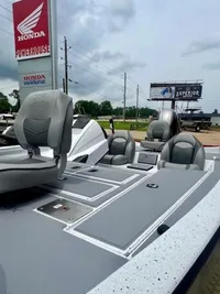 2024 Xpress Boats H18