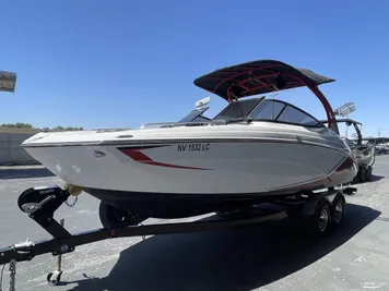 2018 Yamaha Boats 242 X E Series