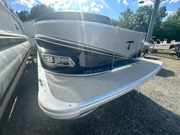 2024 Tahoe Pontoon LTZ Cruise