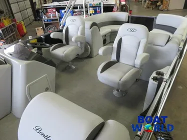 2024 Bentley Pontoons Legacy 220 Navigator Quad Lounge Pontoon & Honda 4