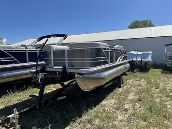 2024 Sylvan 820 PARTY FISH LIMITED 90HP VMAX TRAILER