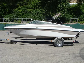 2005 Crownline Bowrider 202 BR