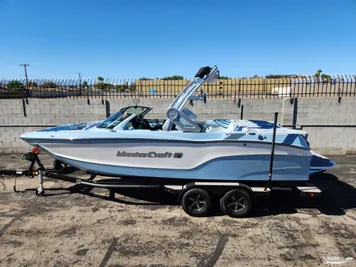 2023 MasterCraft XT23