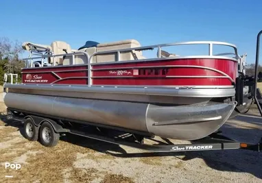 2019 Sun Tracker Fishin' Barge 20 DLX