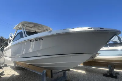 2021 Boston Whaler 240 Vantage