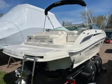 2008 Sea Ray 210 Sundeck