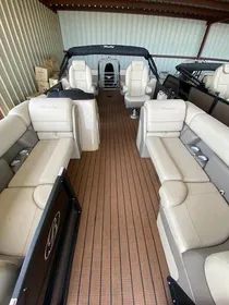 2023 Bentley Pontoons 220 Elite