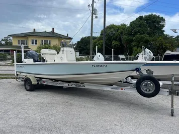 2012 Cobia 21 Bay