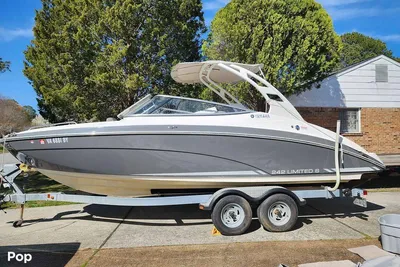 2015 Yamaha Boats Limited 242 S