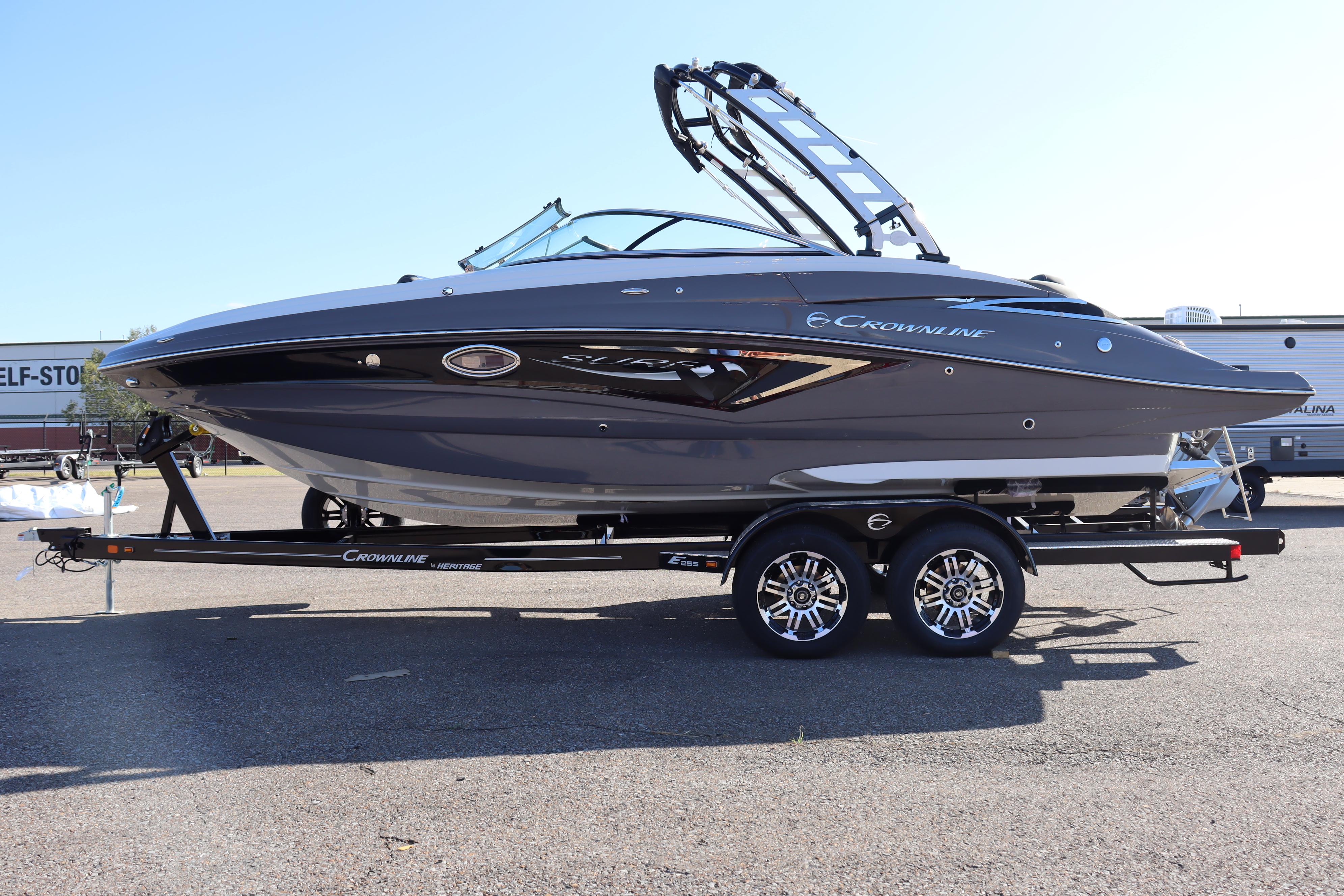 2024 Crownline E255 Surf