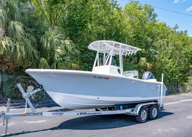 2023 Sea Hunt Ultra 219