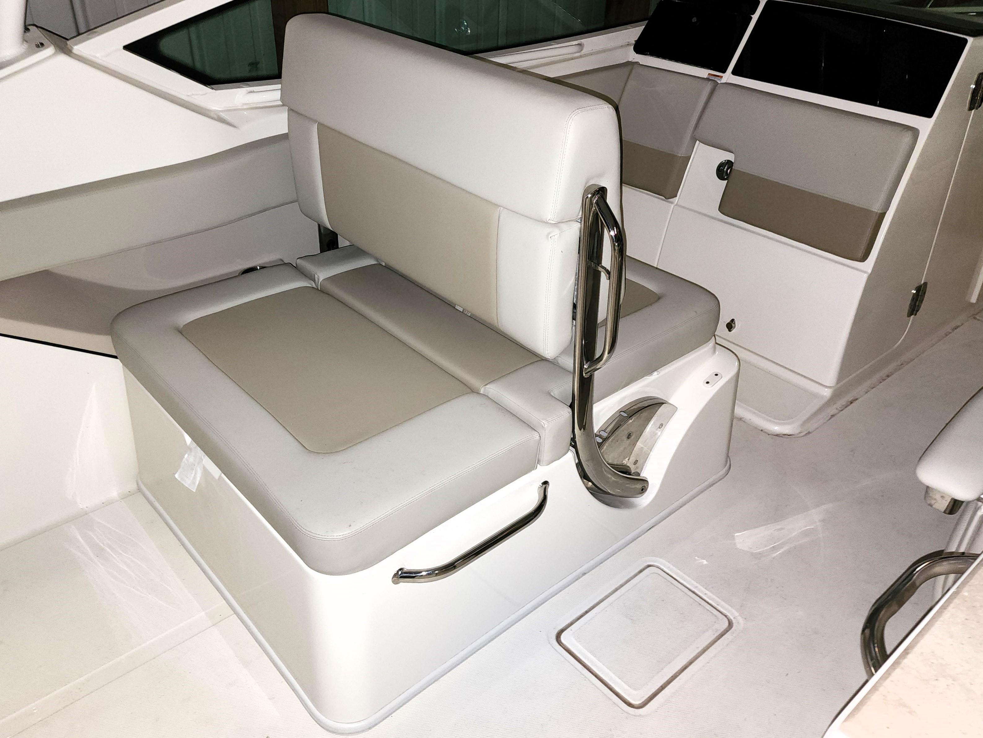 Port Side Convertible Seating