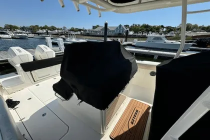 2019 Boston Whaler 330 Outrage