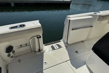 2019 Boston Whaler 330 Outrage