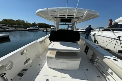 2019 Boston Whaler 330 Outrage