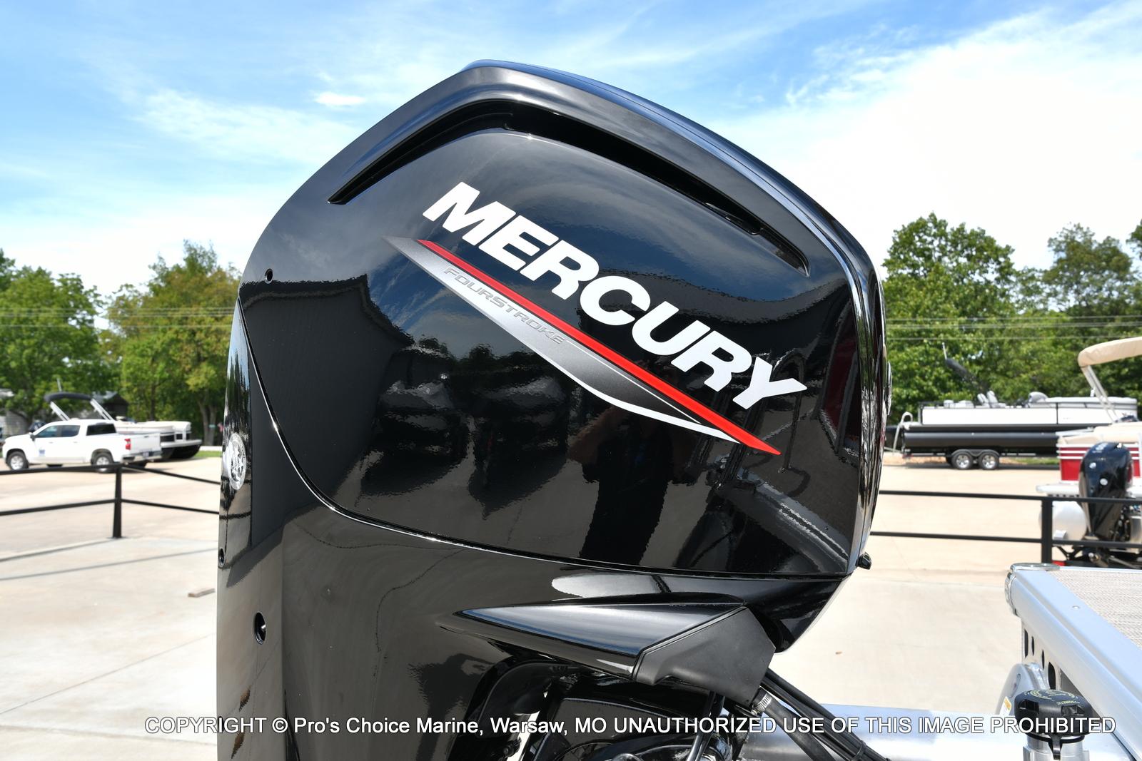 2024 Sun Tracker Party Barge 20 DLX w/90HP Mercury 4 Stroke