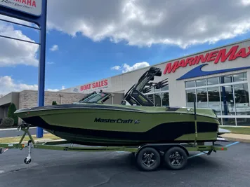 2023 MasterCraft XT22