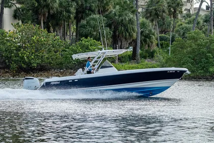 2004 Intrepid 300 Center Console