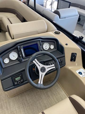 2024 Bentley Pontoons Legacy 243 Navigator
