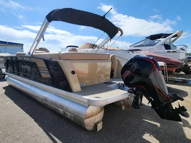 2018 AquaPatio 235 UL