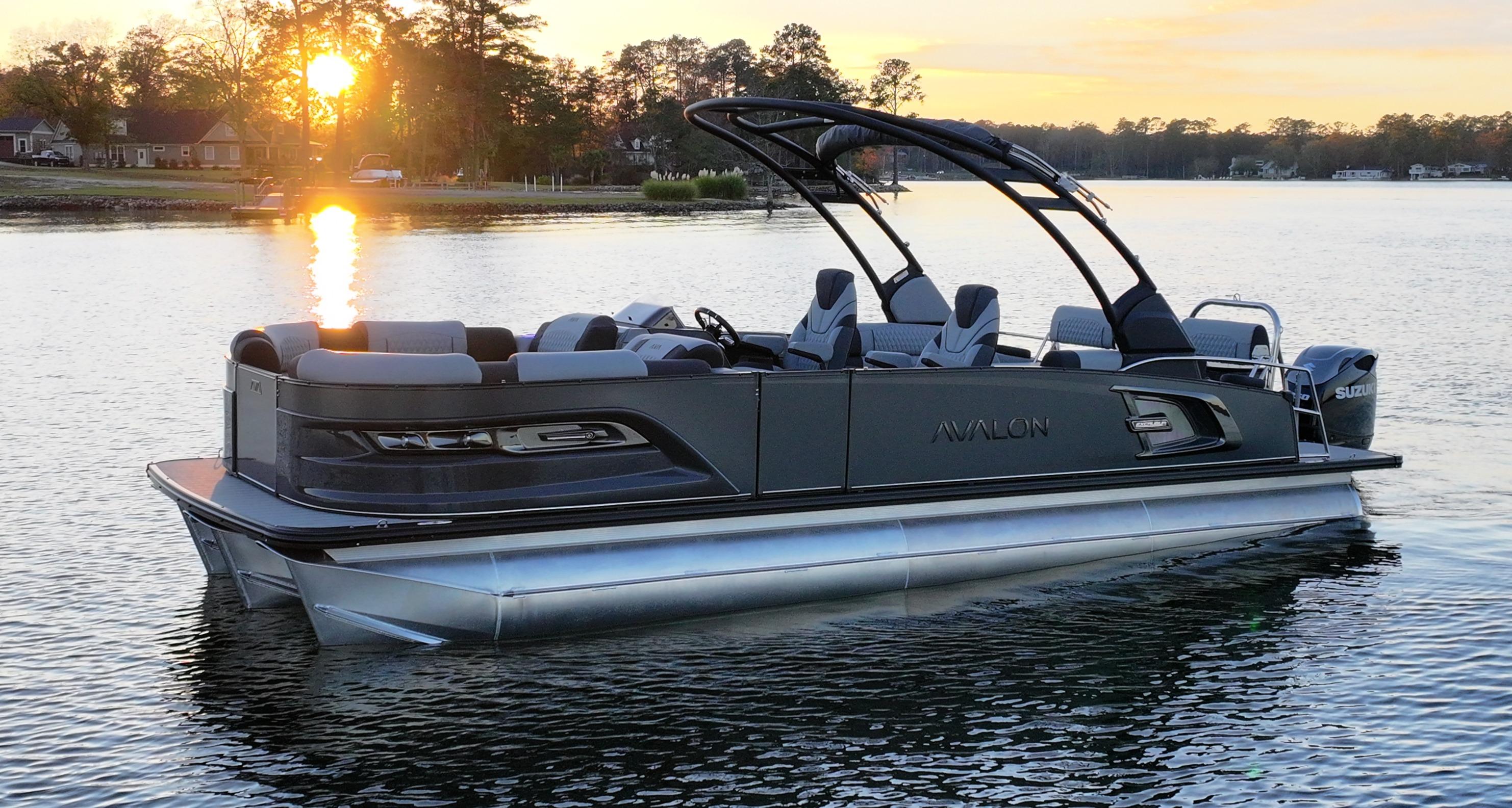 New 2025 Avalon Excalibur LTD Quad Lounge Windshield, 29072 New 2025 Avalon Excalibur LTD Quad Lounge Windshield, 29072