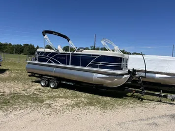 2024 Sylvan 822 LZ 90HP BUNK TRAILER