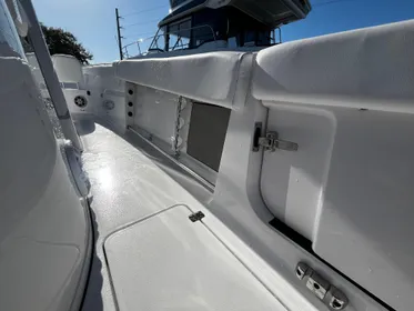 2024 Sportsman Open 302 Center Console