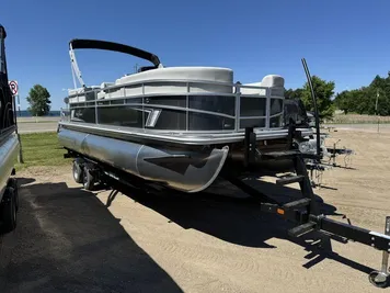 2024 SunChaser 22 LR DH 90HP BUNK TRAILER