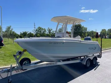 2022 Robalo R222EX