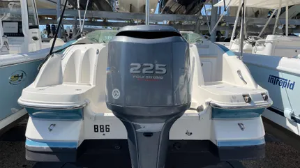 2008 Hurricane 240