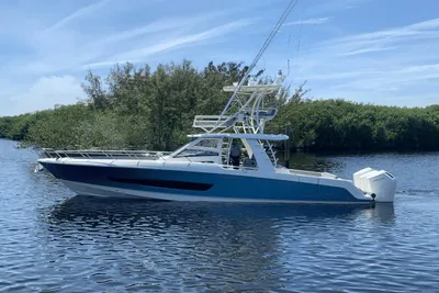 2023 Boston Whaler 420 Outrage