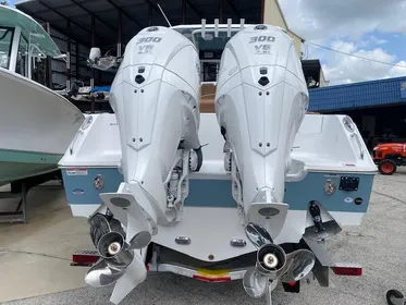 2024 Sea Hunt Ultra 305 SE