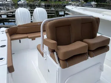 2024 Sea Hunt Ultra 305 SE