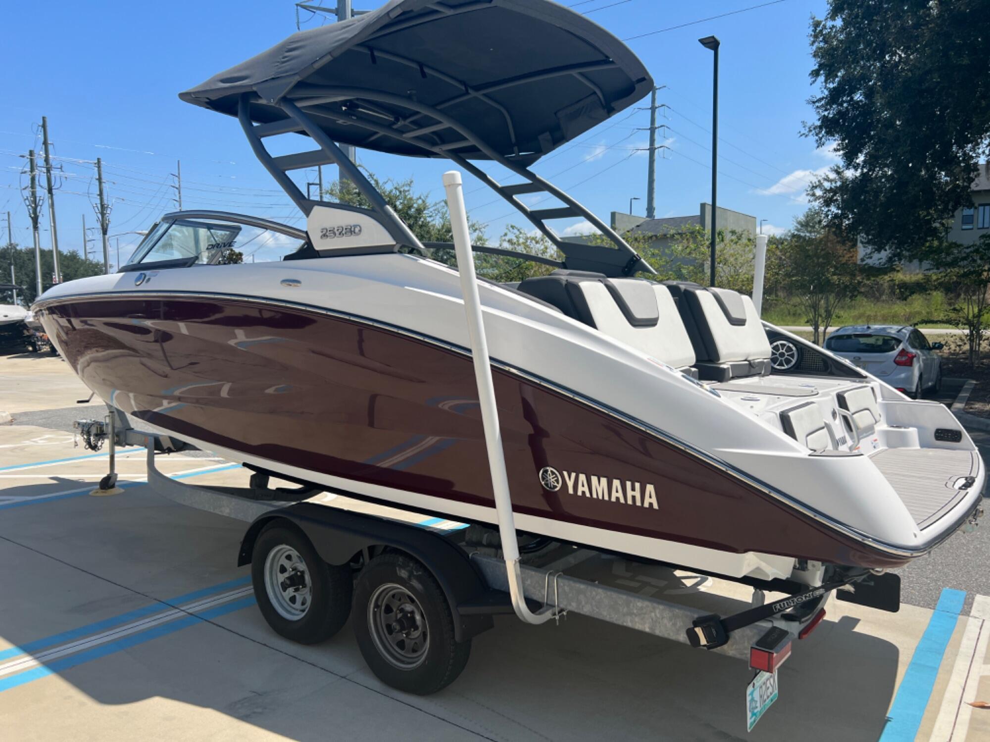 2022 Yamaha Boats 252