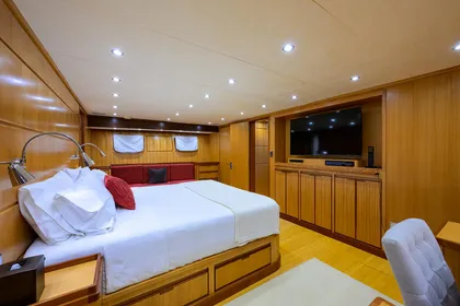 2007 Lyman-Morse Motor Yacht