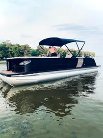 2022 Bentley Pontoons 250 Elite Swingback Dual Capt