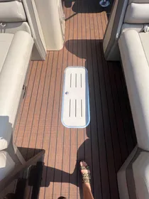 2022 Bentley Pontoons 250 Elite Swingback Dual Capt